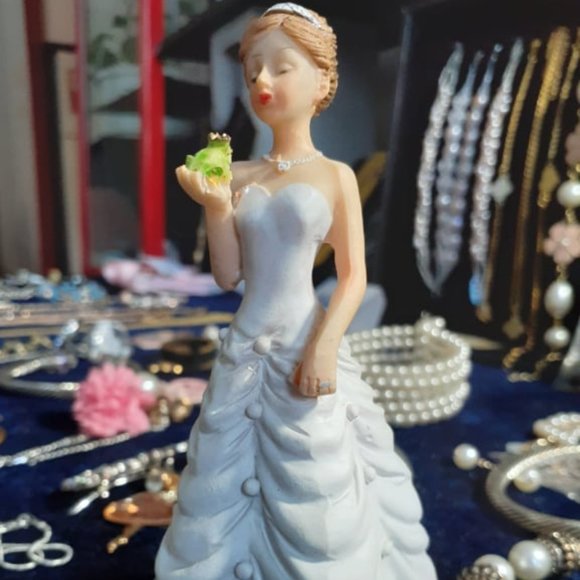 Bride Kiss Frog Prince Fairytale Weding Caketopper - Picture 1 of 4